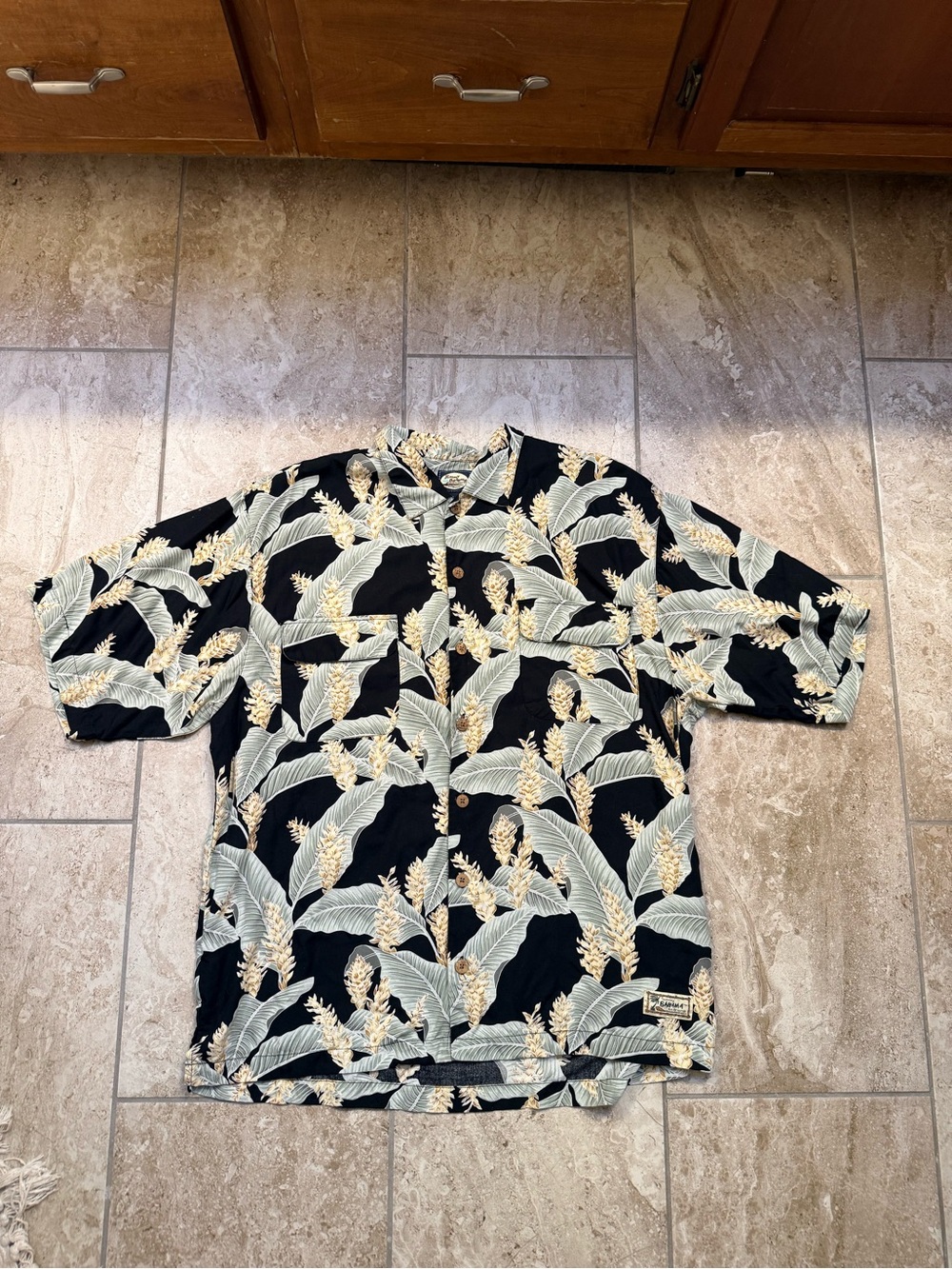 Vintage Tommy Bahama Rayon Hawaiian Aloha Black Tropical Leaf Button-Down Shirt
